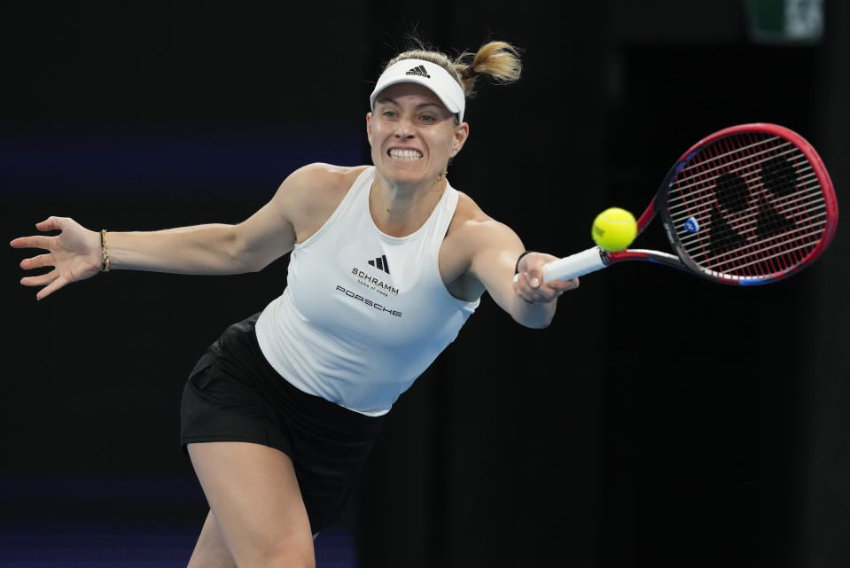 Germany's Angelique Kerber plays a forehand return to Maria Sakkari of Greece during their United Cup quarterfinal tennis match in Sydney, Australia, Friday, Jan. 5, 2024. (AP Photo/Mark Baker)