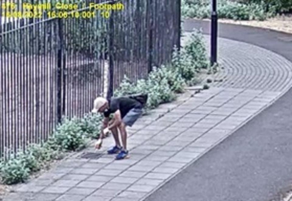 Byer was caught on CCTV hiding the knife down a nearby drain (Met Police)