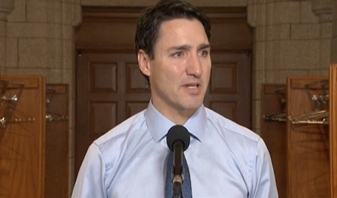 Canadian Prime Minister Justin Trudeau weeps as he pays tribute to late musician Gord Downie (Reuters/Screengrab)