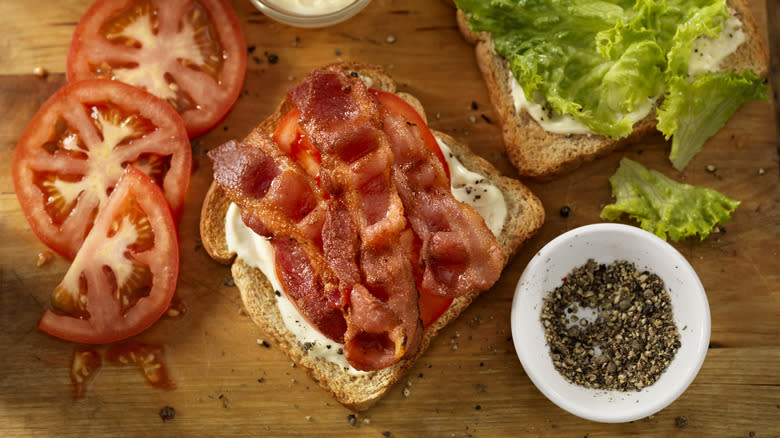 BLT sandwich ingredients