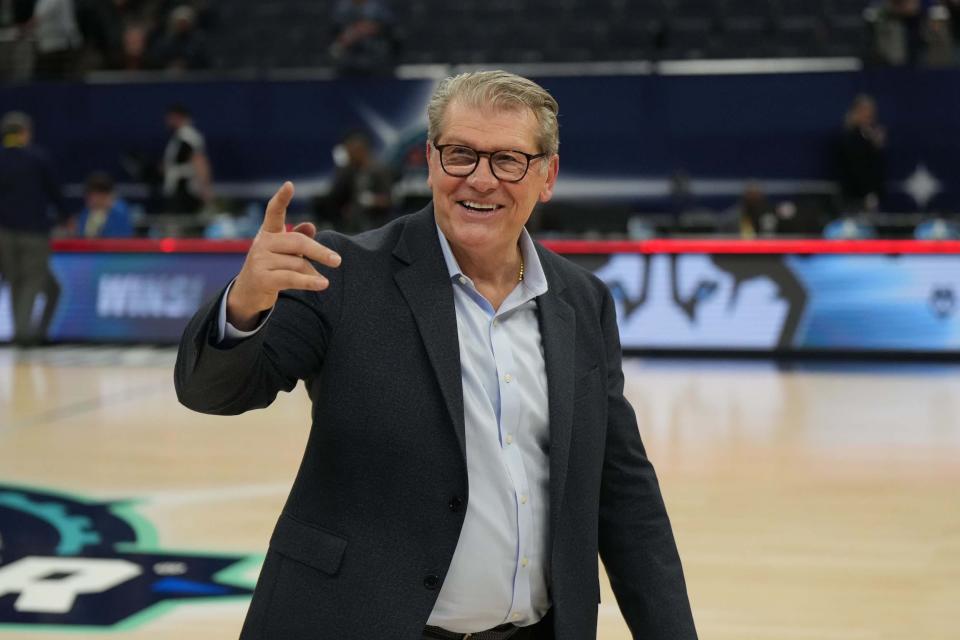 Geno Auriemma.