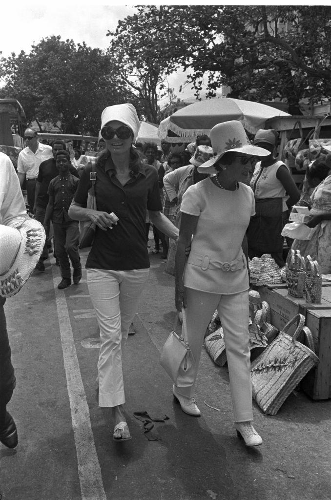 Jackie with Rose Kennedy shopping from outdoor market in the BahamasKennedy Family in The Bahamas, Nassau