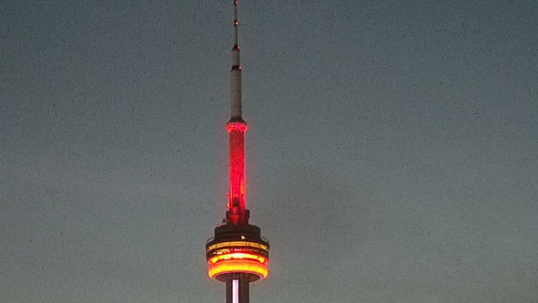 Fire inside broadcasting antenna atop CN Tower now extinguished