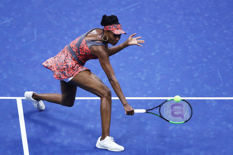 <p>Tennisspielerinnen setzen heutzutage auf bunte und vor allem luftigere Outfits, um ihr volles Potenzial ausschöpfen zu können – allen voran Venus Williams, die sogar ein eigenes Modelabel gegründet hat. (Bild: Getty Images) </p>