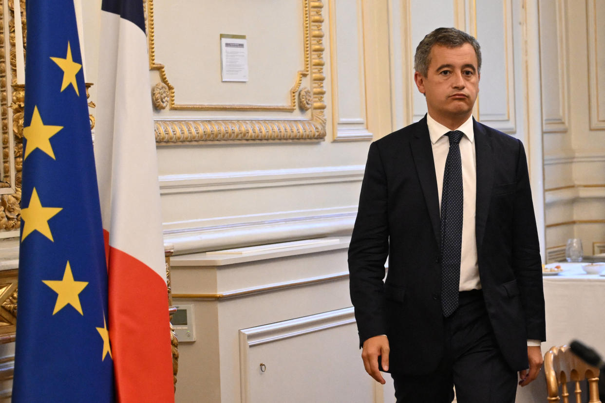 Jusqu’où ira la toute-puissance des syndicats de police ? (photo de Gérald Darmanin prise en marge de la réception des syndicats de police à Beauvau le 27 juillet)