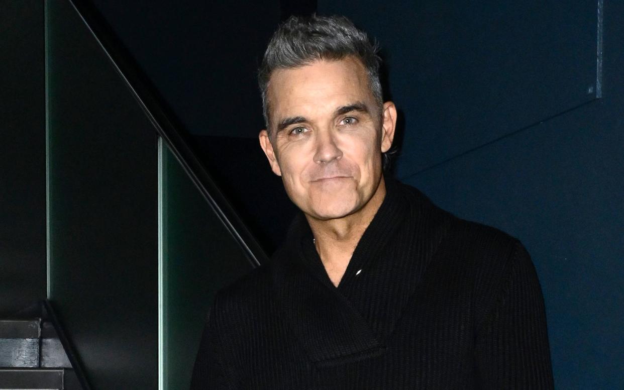 Als Sänger landete Robbie Williams zahlreiche Hits, doch einen Song bereut er bis heute - "Rudebox".  (Bild: 2023 Getty Images/Gareth Cattermole)