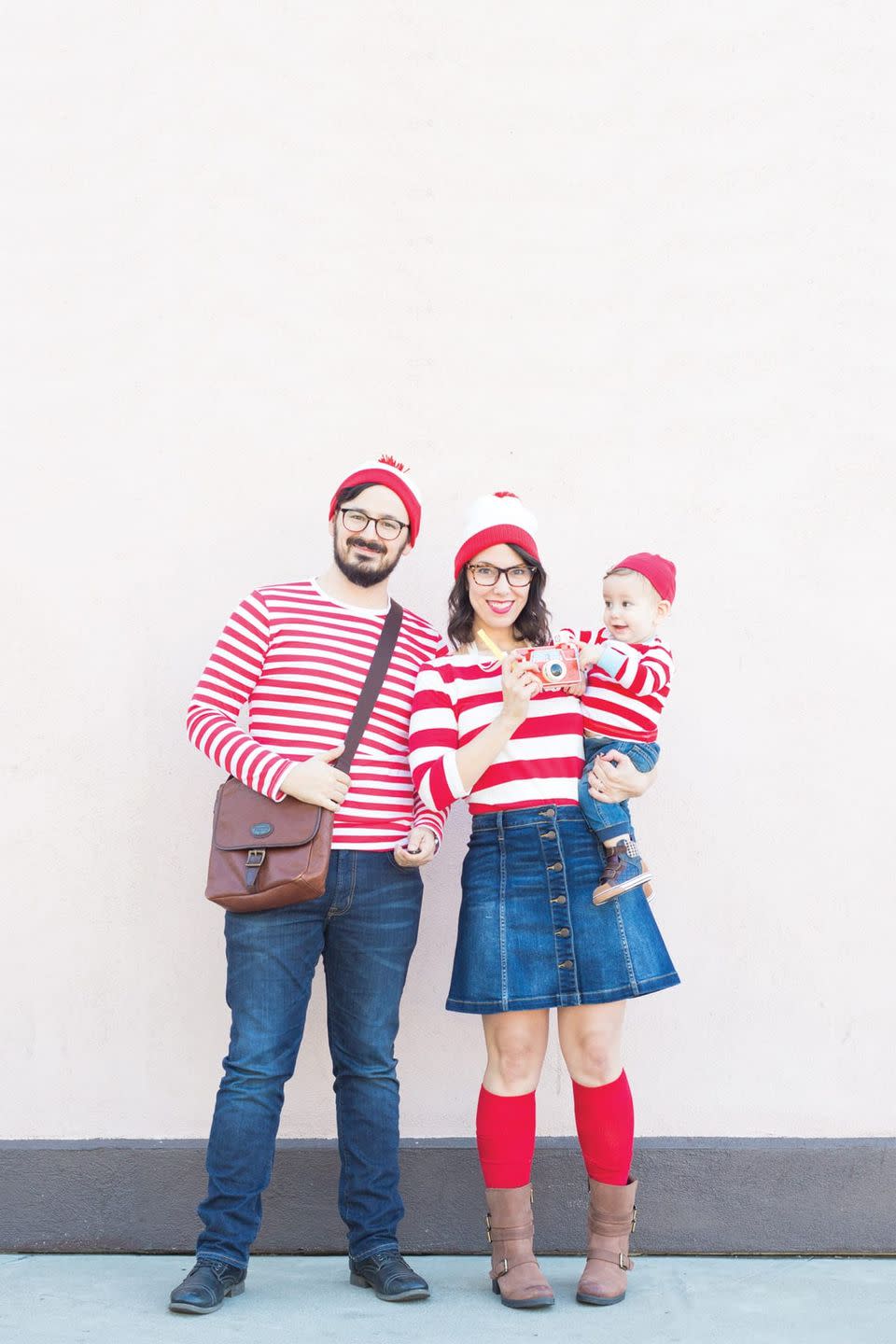 family halloween costumes wheres waldo