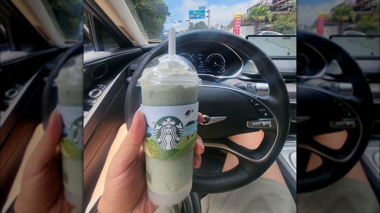 Jeju mugwort rice cake cream Frappuccino