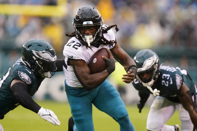 Undefeated Eagles spoil Pederson's return, top Jaguars