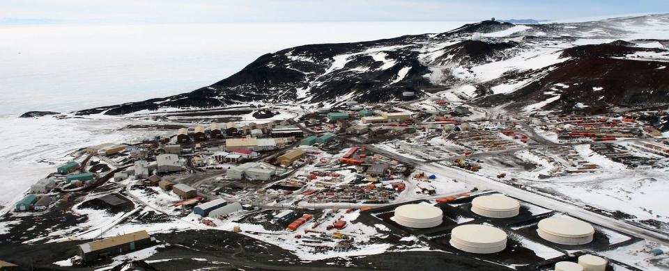 A lunar settlement might be similar to McMurdo Station in Antarctica. <a href="https://en.wikipedia.org/wiki/McMurdo_Station#/media/File:McMurdo_Station.jpg" rel="nofollow noopener" target="_blank" data-ylk="slk:Gaelen Marsden/Wikimedia Commons;elm:context_link;itc:0;sec:content-canvas" class="link ">Gaelen Marsden/Wikimedia Commons</a>, <a href="http://creativecommons.org/licenses/by-sa/4.0/" rel="nofollow noopener" target="_blank" data-ylk="slk:CC BY-SA;elm:context_link;itc:0;sec:content-canvas" class="link ">CC BY-SA</a>