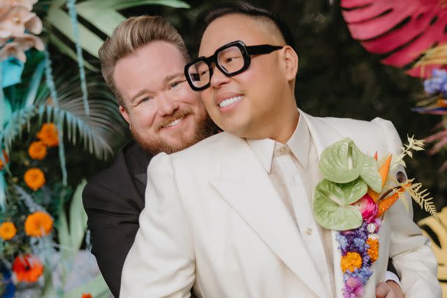 <p>Logan Cole Photography</p> Nico Santos and Zeke Smith wedding photos