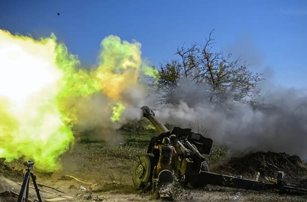 納卡地區發生軍事衝突，亞美尼亞與亞塞拜然的軍隊互轟。   圖 : 翻攝自騰訊網/陳曦