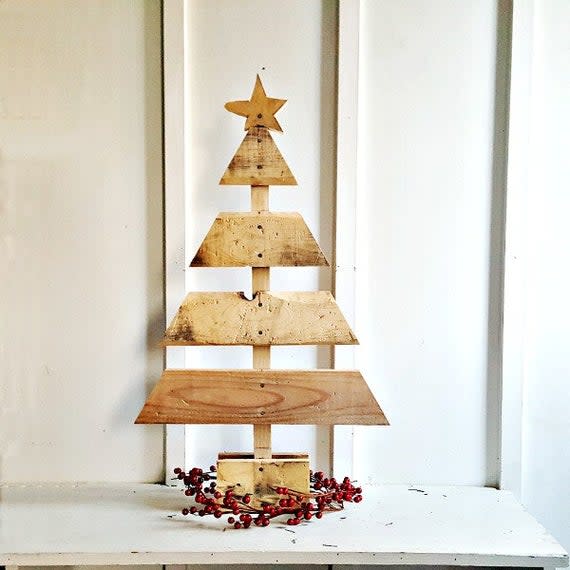 4) Natural Wood Christmas Tree