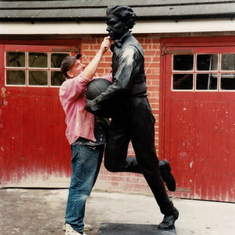 Artist Graham Ibbeson with his bronze of Webb Ellis