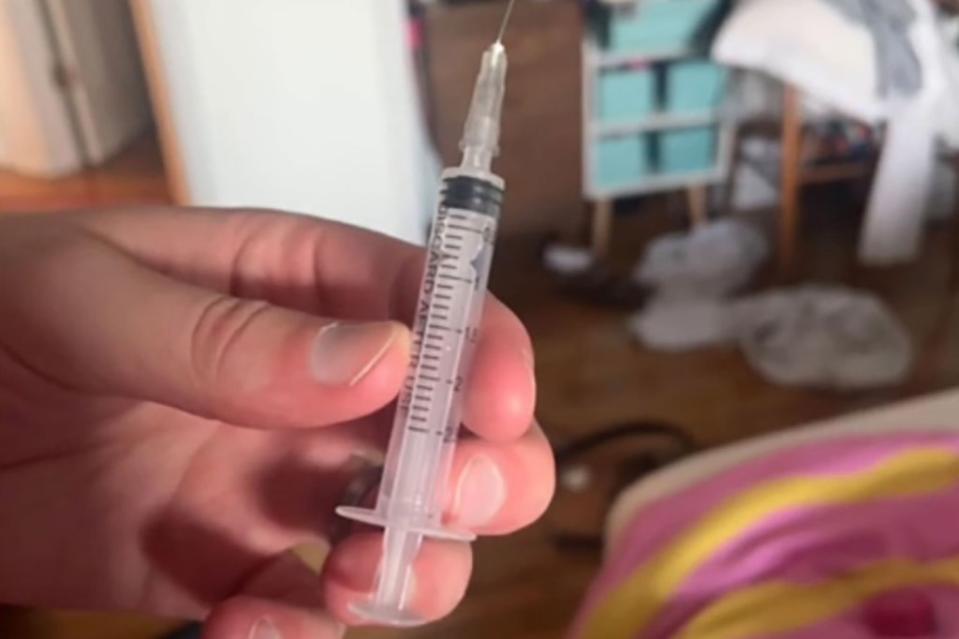 She said a friend of hers got a Shein package with a needle in it over the summer. anna_200.1/TikTok