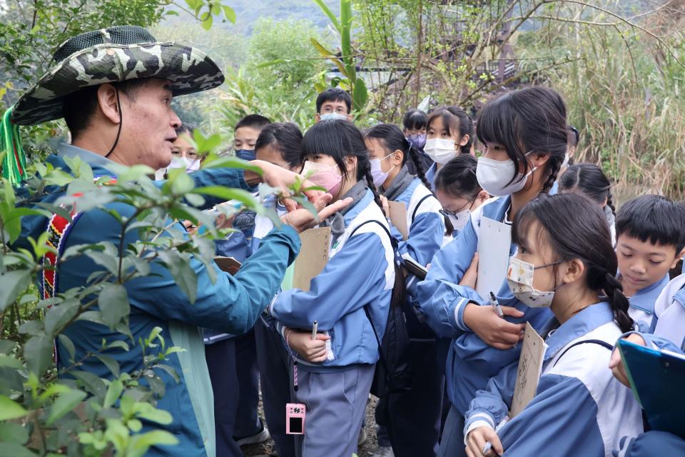 結合自然領域課程，安排學生參訪擁有豐富生態的馬太鞍溼地。