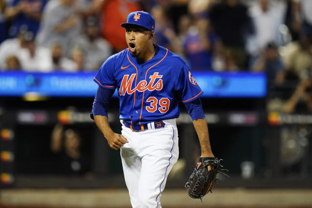 Mets blare trumpets for Edwin Diaz's entrance down four runs, baseball fans  scratch their heads