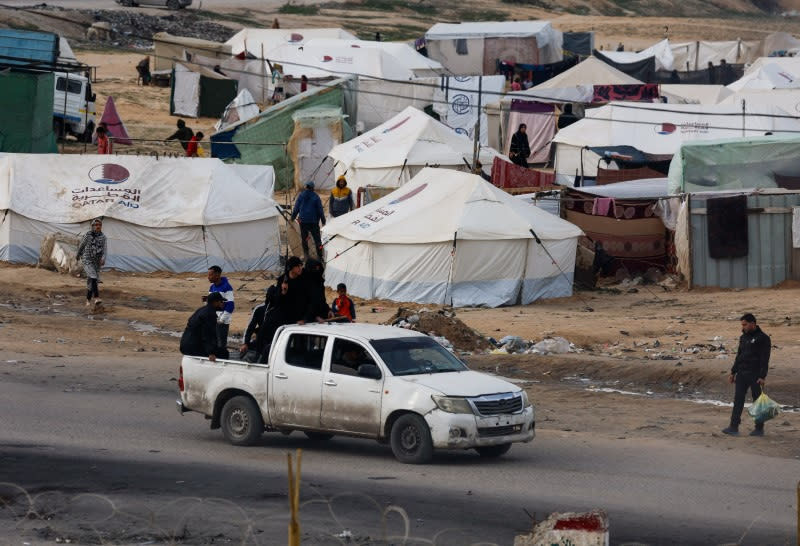 Trucks carrying aid arrive in Rafah