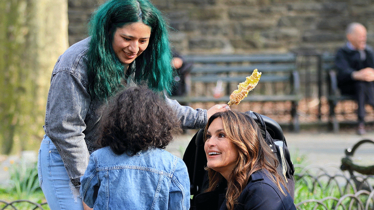 Mariska Hargitay with reunited mother and daughter