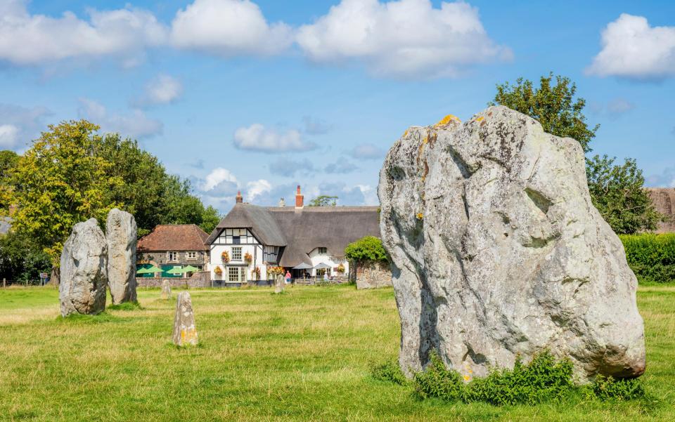 avebury henge