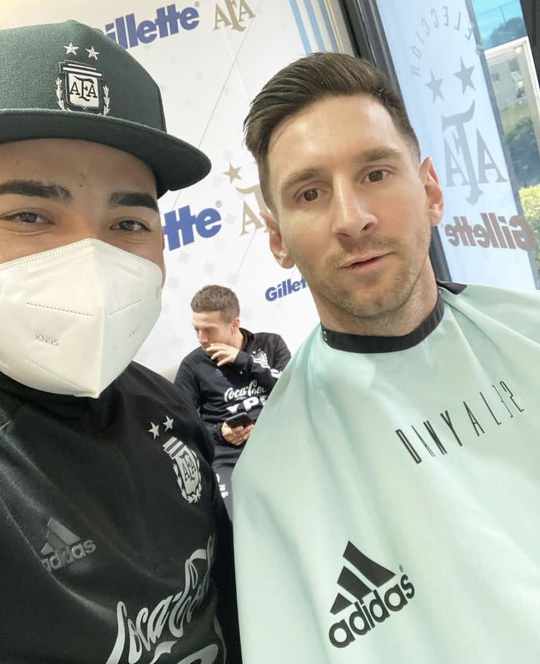 Dany Ale y Messi después del corte en la previa de Argentina-Ecuador