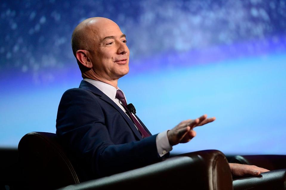 In der Vergangenheit ging Jeff Bezos auch schon gegen einen Pentagon-Auftrag, der an Microsoft gegangen war, gerichtlich vor. 