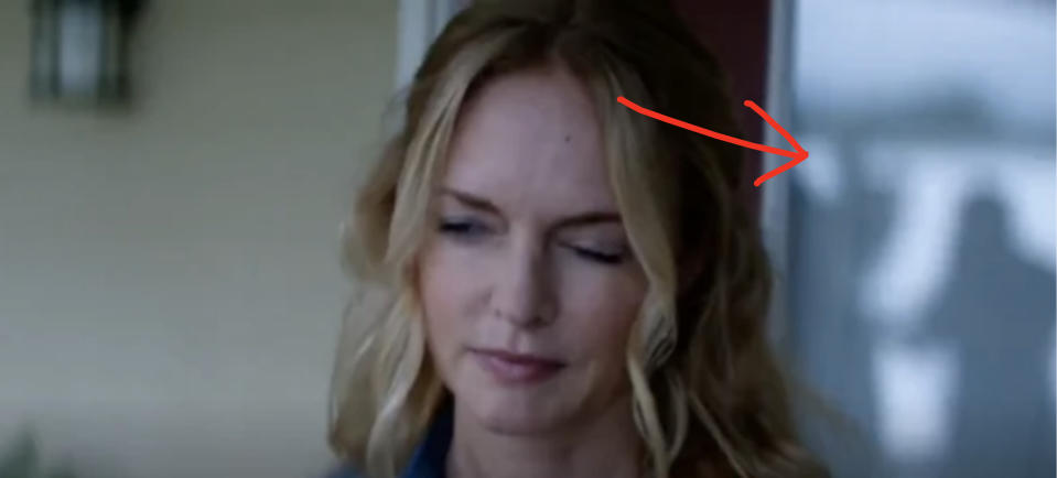 arrow pointing to the shadow in the scene
