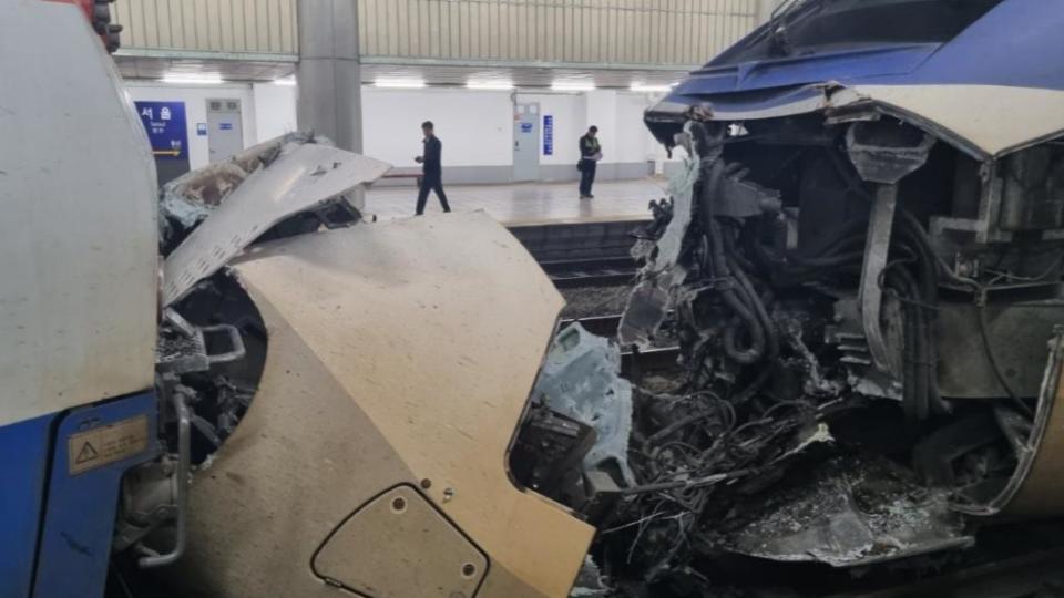 首爾車站發生列車追撞意外。（圖／翻攝自Ｘ＠Byul_Ryu_）
