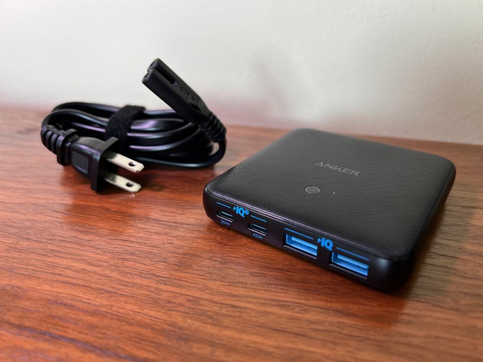 Anker power port atom on table.