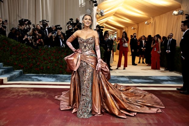 Blake Lively dress change transformation at Met Gala 2022