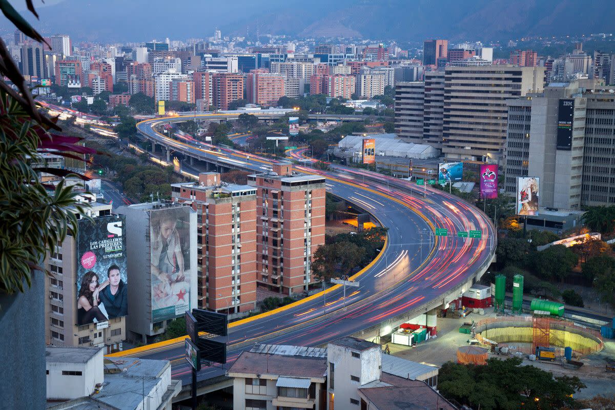 Since the early 2000s, Venezuela has invested heavily in the development of motorways. Here, traffic passes through the capital Caracas on an early morning.