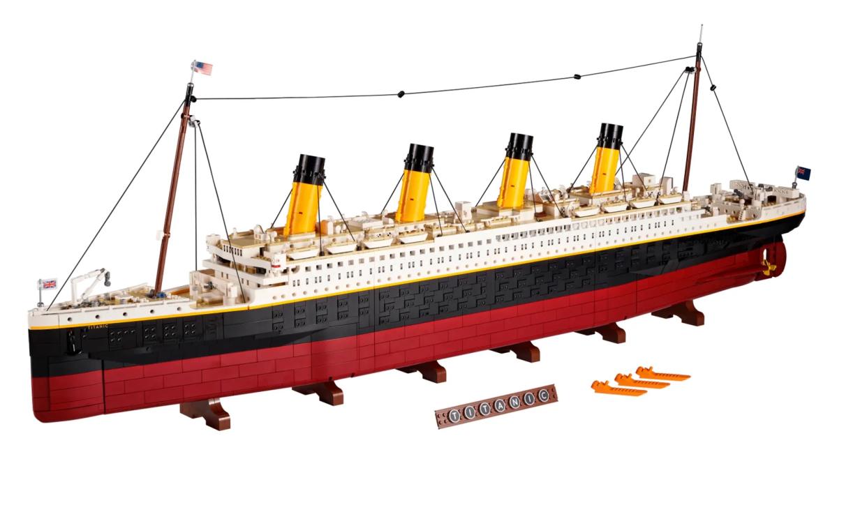Titanic Lego Kit