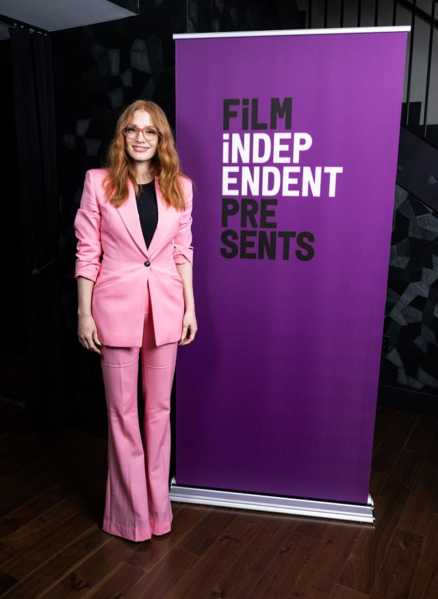 Jessica Chastain looks glamorous in gorgeous pink suit