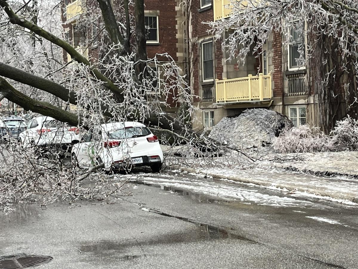 1 dead, hundreds without power after Quebec storm