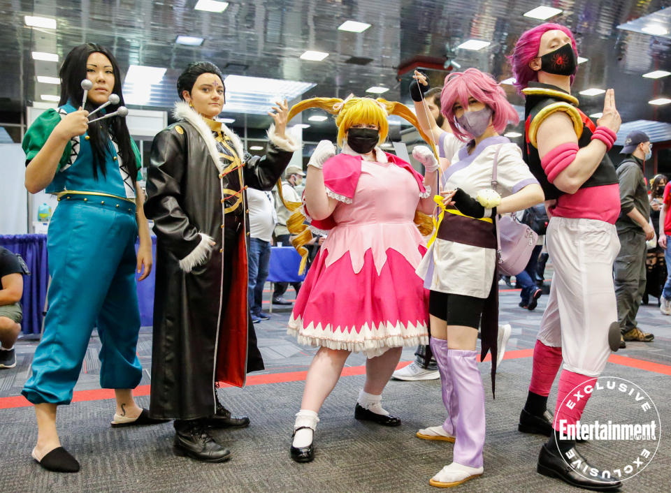 <em>Hunter × Hunter</em> cosplayers