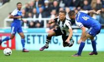 Britain Soccer Football - Newcastle United v Ipswich Town - Sky Bet Championship - St James' Park - 22/10/16 Dwight Gayle of Newcastle United in action with Luke Chambers of Ipswich Town Mandatory Credit: Action Images / John Clifton Livepic