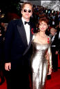 <p>Susan Sarandon und Tim Robbins nutzen im Jahr 1993 ihre Chance als Laudatoren, um gegen die Regierung und deren Umgang mit Flüchtlingen von Haiti, die mit HIV infiziert waren, zu protestieren. Schauspieler Richard Gere tat es ihnen gleich und sprach über die humanitären Missstände in China sowie die Misshandlungen von Tibetern. Anders als seine Kollegen wurde Gere dafür von der Veranstaltung verbannt. 20 Jahre später schien das allerdings vergessen und er durfte wieder an der Preisverleihung teilnehmen. (Bild: KMazur/WireImage/Getty Images) </p>