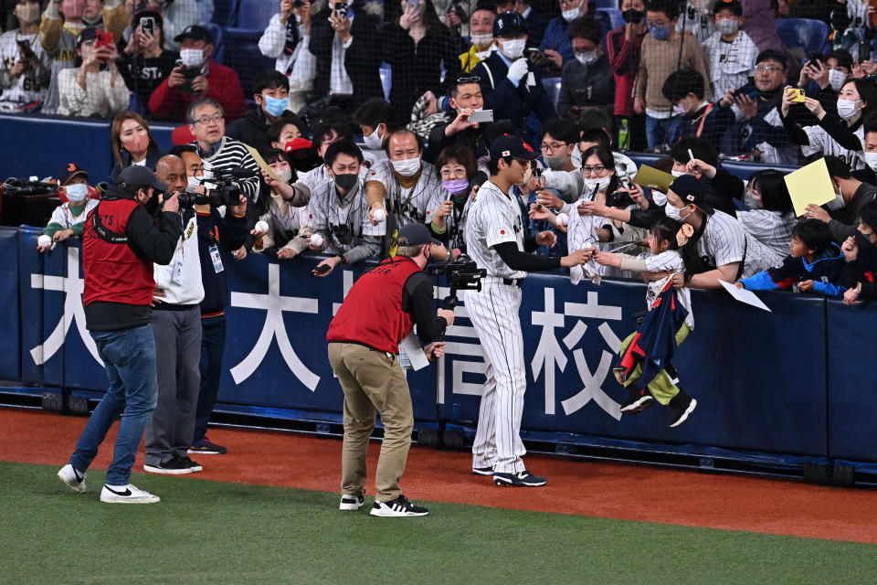 WBC世界棒球經典賽，B組首戰賽前東京巨蛋擠滿了數以千計，只為一睹大谷翔平風采的球迷。(Photo by Kenta Harada/Getty Images)