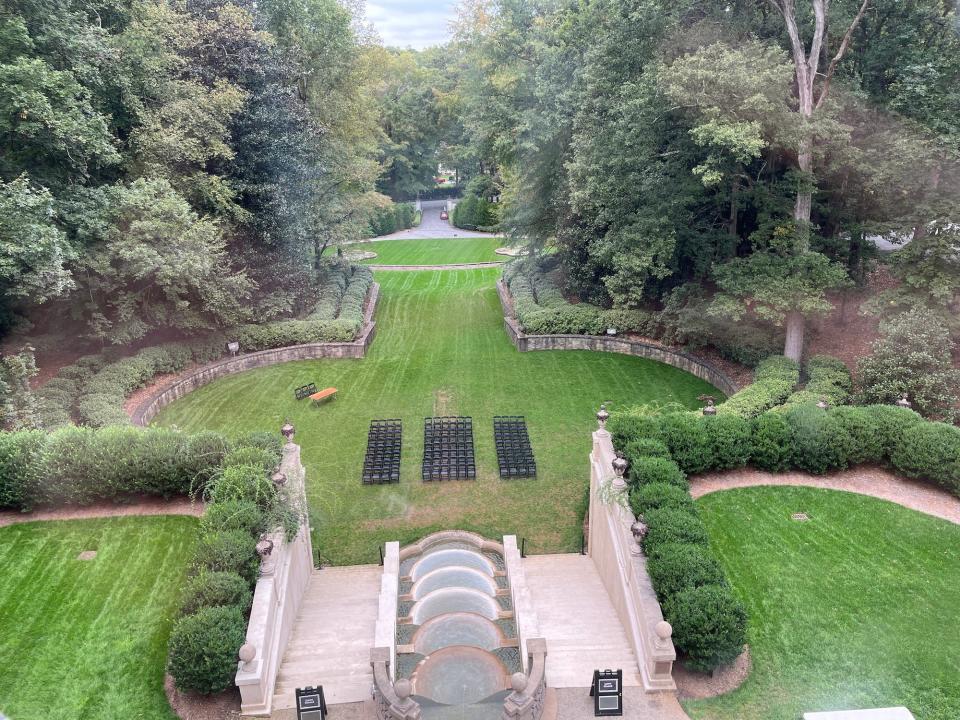 The yard outside Swan House