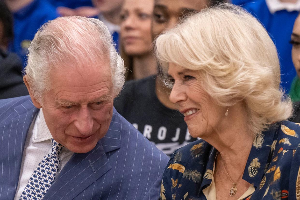 El rey Carlos y la reina consorte Camilla en un evento en Londres. (Photo by Paul Grover / POOL / AFP) (Photo by PAUL GROVER/POOL/AFP via Getty Images)