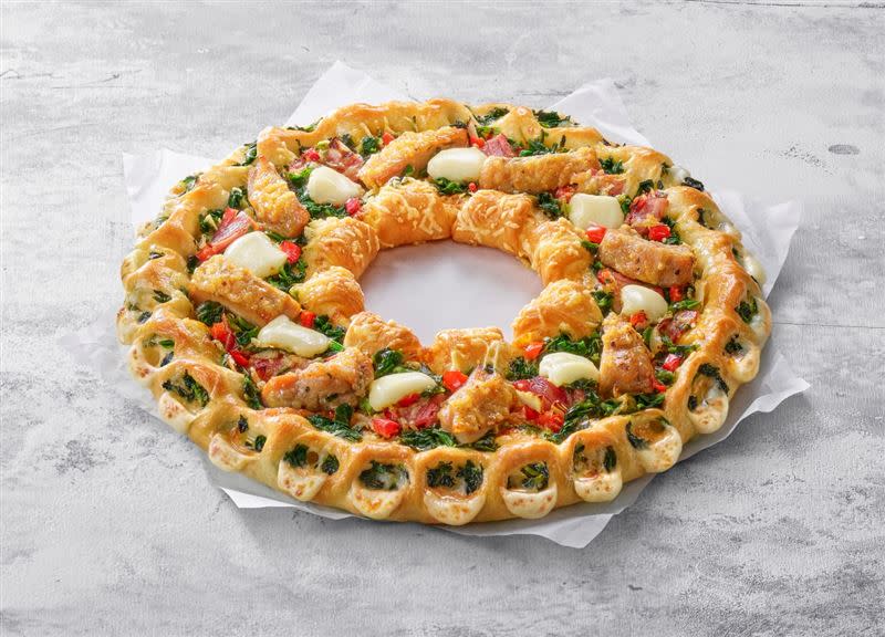 必勝客推出創意耶誕花圈披薩。（圖／業者提供）
