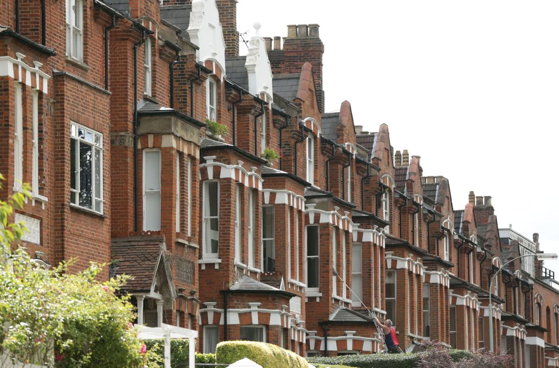 File photo dated 19/08/14 of a view of houses in north London. Average UK house prices increased by 2.2%, to £285,000 in the 12 months to May 2024, according to the Office for National Statistics (ONS). Issue date: Monday June 17, 2024.