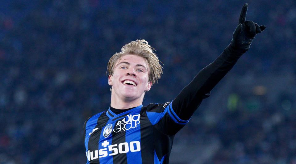Rasmus Hojlund of Atalanta celebrates after scoring his team's second goal during the Serie A match between Lazio and Atalanta at the Stadio Olimpico on February 11, 2023 in Rome, Italy.