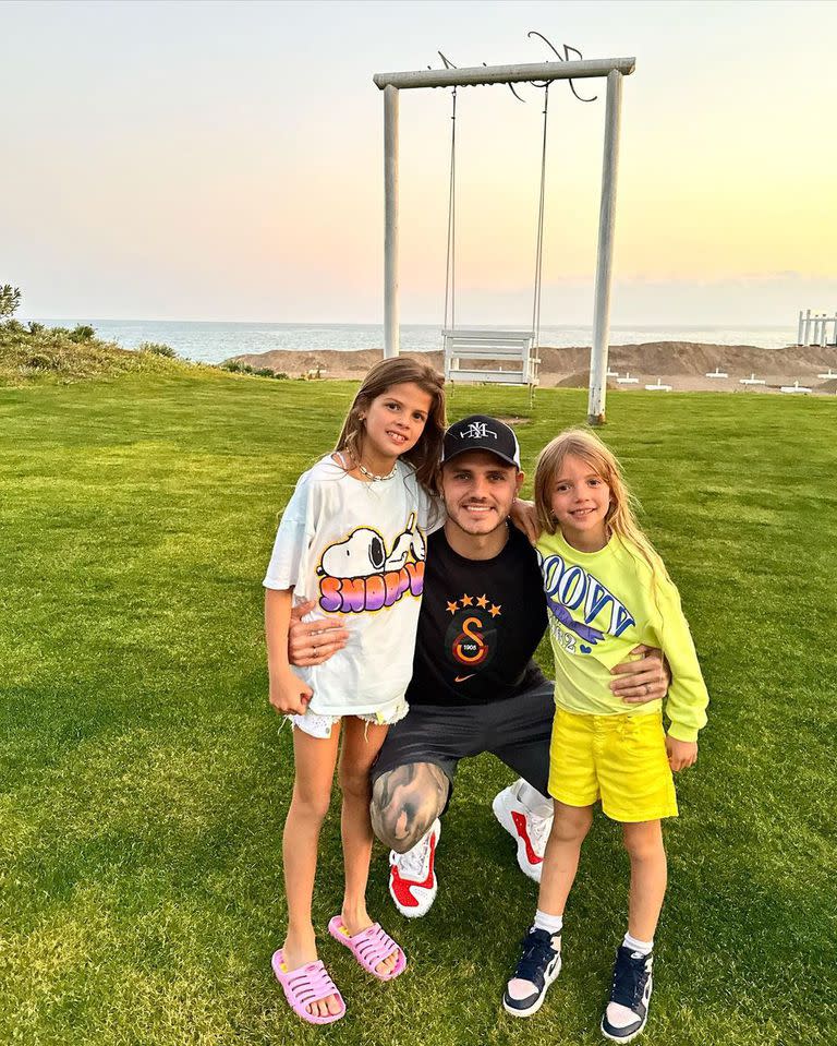 Mauro Icardi y sus hijas, Isabella y Francesca