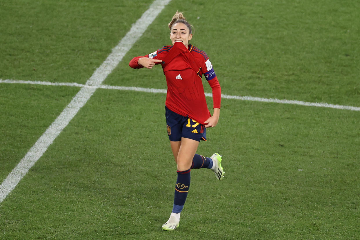 Olga Carmona festeja su gol a Inglaterra en la Final del Mundial. (Brendon Thorne/Getty Images)