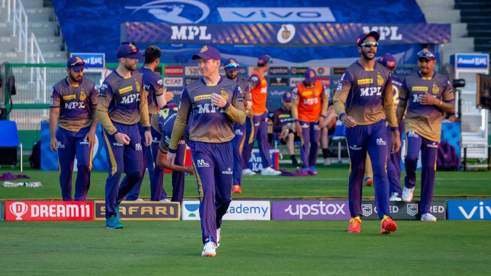 <div class="paragraphs"><p>KKR walk out to field in Abu Dhabi</p></div>