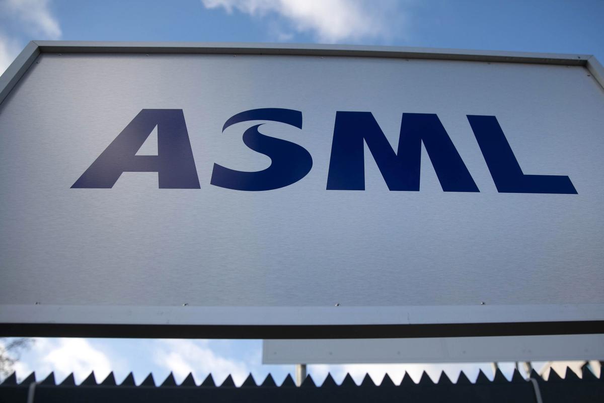 ASML, STMicro on Cusp of Chip Comeback: EMEA Earnings Week Ahead