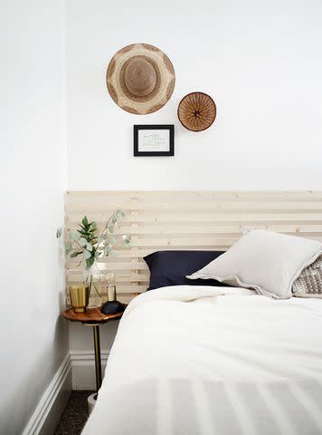 <p><a href="https://themerrythought.com/diy/diy-wood-slat-headboard/" data-component="link" data-source="inlineLink" data-type="externalLink" data-ordinal="1">The Merrythought</a></p>