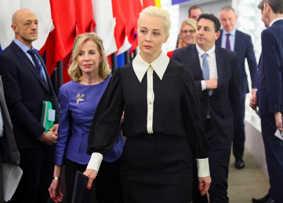 2024年2月28日，俄羅斯已故反對派領袖納瓦尼的遺孀尤莉亞．納瓦納亞赴歐洲議會發表談話。路透社