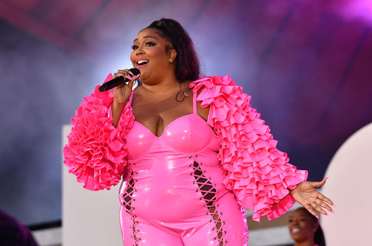 Lizzo Rocked Her Shapewear Line on 'SNL': Here's Where You Can Buy a Yitty  Hoodie - Yahoo Sports